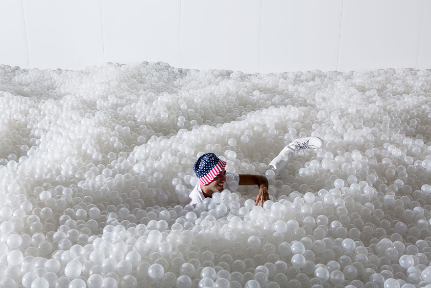 Фотография: Миллион белых пузырей в музее Вашингтона. Вот это настоящий кайф! №12 - BigPicture.ru