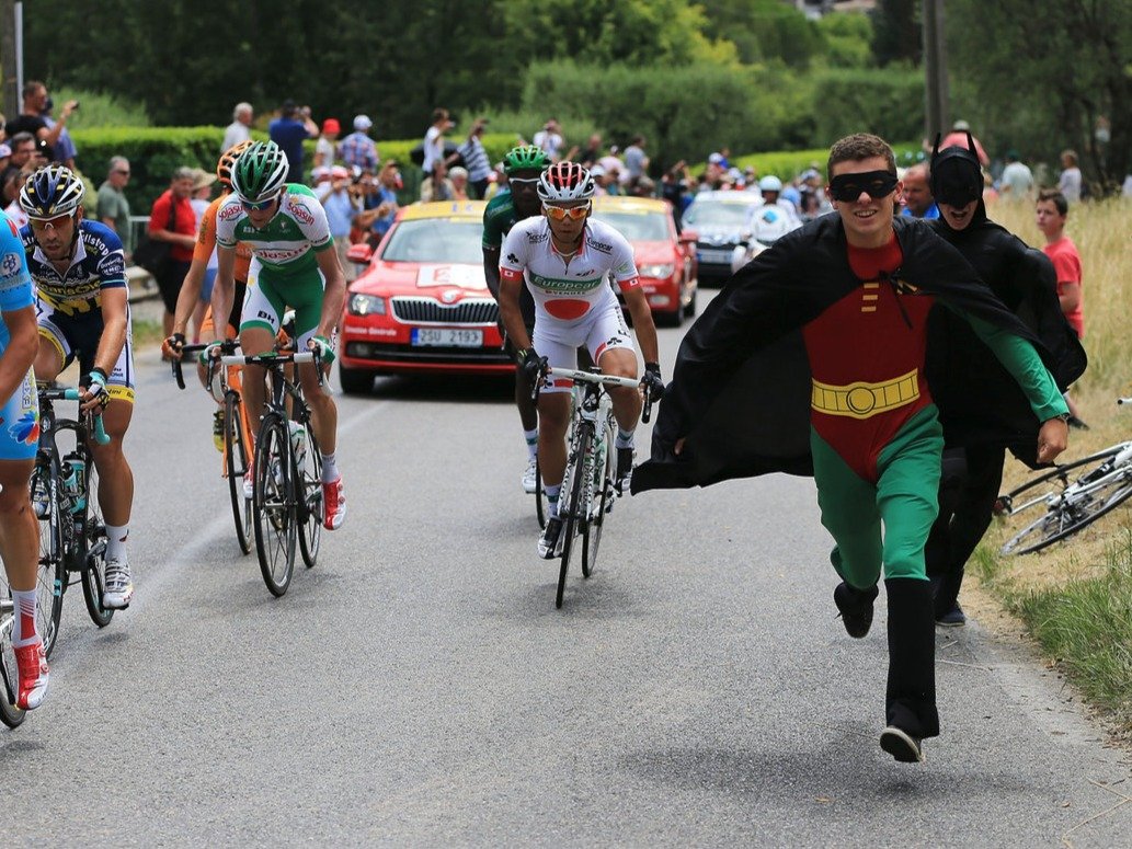 Фотография: 17 необъяснимых фото поклонников Tour de France. Этих перцев надо видеть! №6 - BigPicture.ru