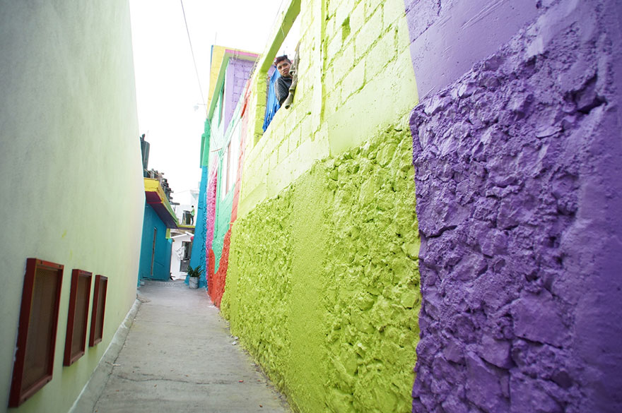 Фотография: Мексиканские власти попросили уличных художников разрисовать дома. Получилось очень круто №9 - BigPicture.ru
