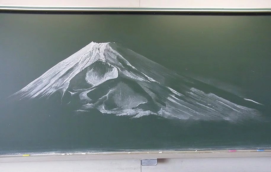 Фотография: Японские школьники создают невероятной красоты рисунки на школьных досках №2 - BigPicture.ru