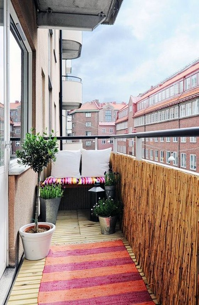 Фотография: Как превратить маленький балкон в райское местечко: 7 полезных советов и 30 очаровательных примеров №3 - BigPicture.ru