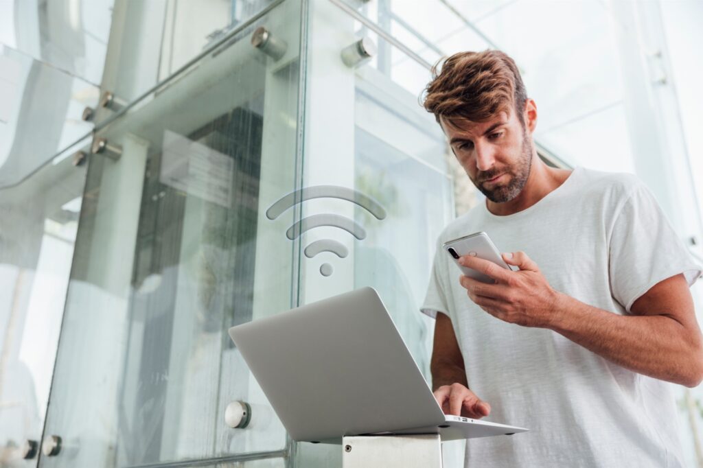 Bigpicture ru bearded man checking portable devices