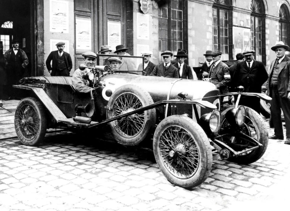 Фотография: Самые первые автомобили в истории крупнейших брендов №5 - BigPicture.ru