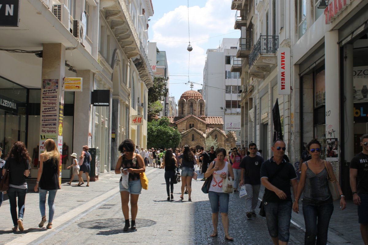 Фотография: Как сегодня выглядит Эрму, когда-то самая фешенебельная улица в Греции №12 - BigPicture.ru