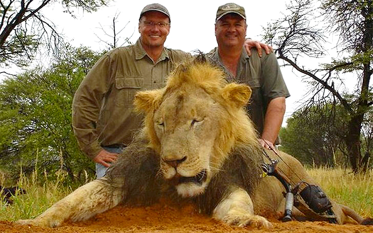 Фотография: Американец, убивший известного льва, вызвал ярость в интернете и закрыл свой стоматологический кабинет №1 - BigPicture.ru