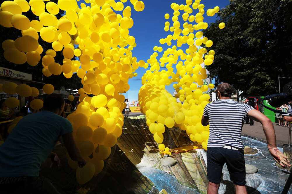 Фотография: Яркое, вкусное лето: Желтая улица Lay’s и уникальный 3D-рисунок! №16 - BigPicture.ru