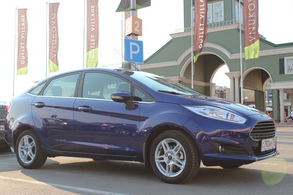 Фотография: Пробуем седан Ford Fiesta 2015 