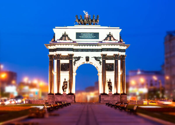 8 необычных арок, которые установят на День города в Москве