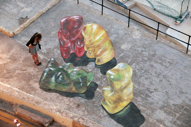 Фотография: 3D-медведи на набережной Мальты — причем один из них мертв №2 - BigPicture.ru