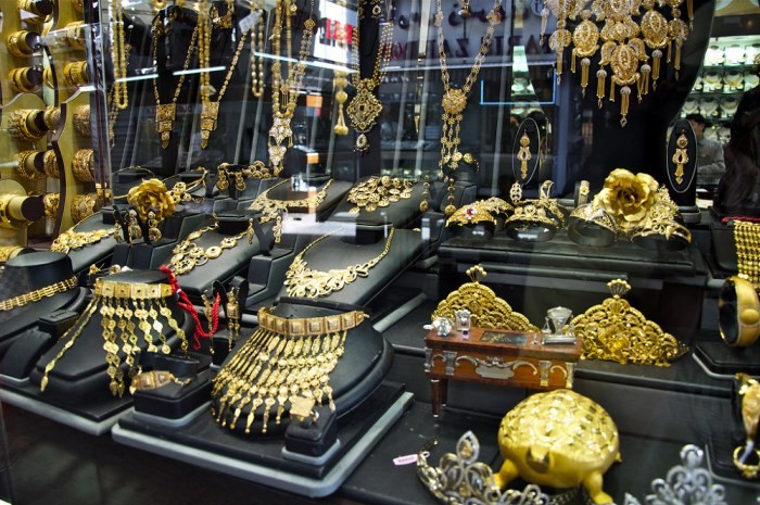 Фотография: Лучшее средство от золотой лихорадки: 10 тонн золота на рынке в Дубае №2 - BigPicture.ru