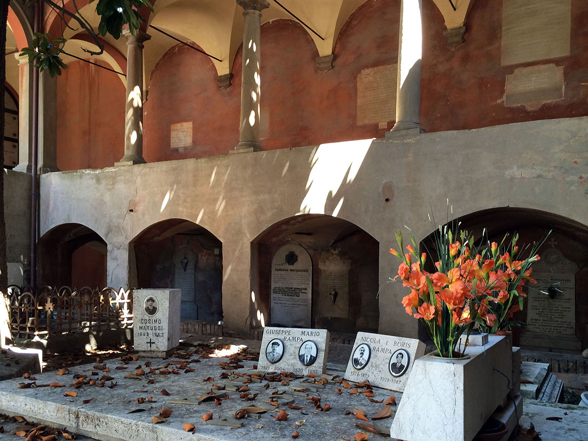 Фотография: Монументальное кладбище Чертоза в Болонье №7 - BigPicture.ru