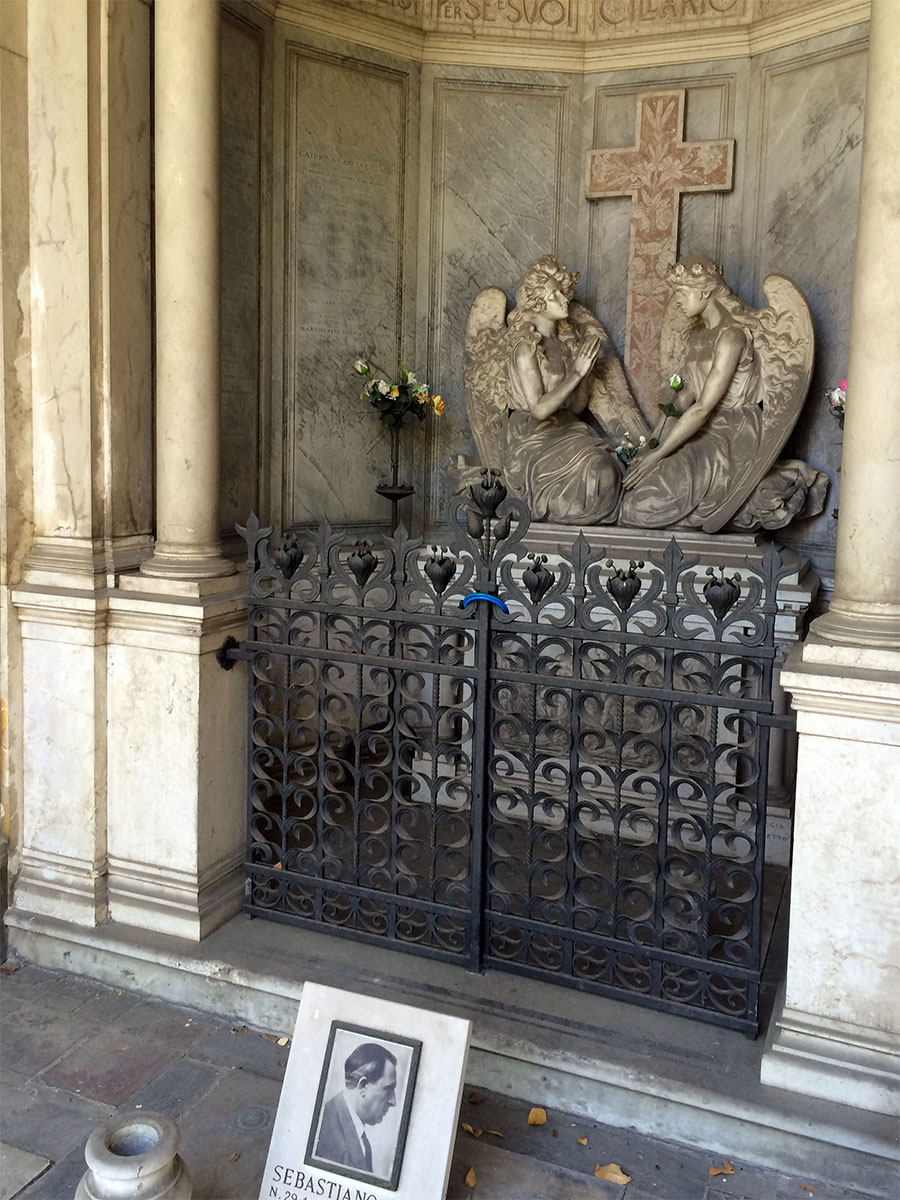 Монументальное кладбище Чертоза в Болонье. ФОТО