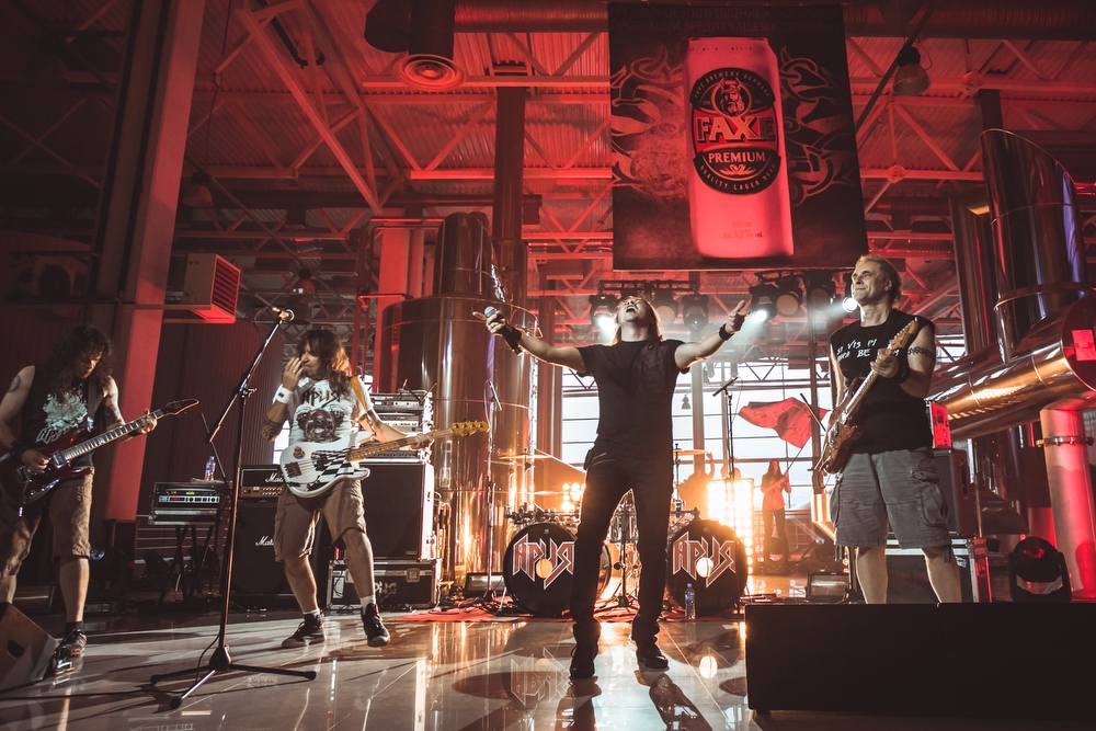 Фотография: Пивная Ария: как проходил первый и единственный в своем роде рок-концерт на пивоваренном заводе №8 - BigPicture.ru