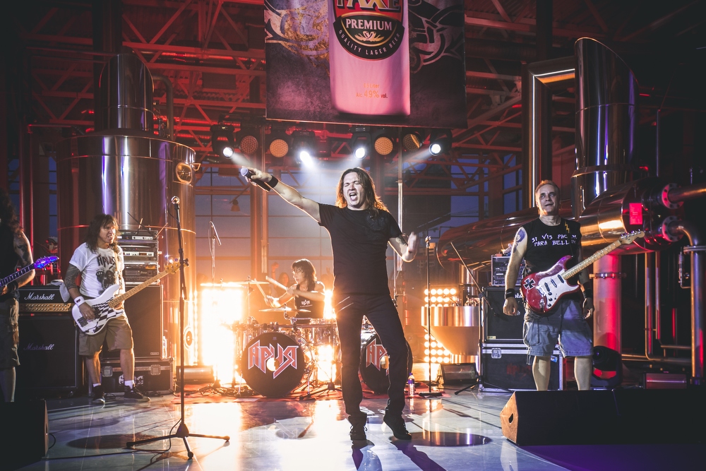 Фотография: Пивная Ария: как проходил первый и единственный в своем роде рок-концерт на пивоваренном заводе №19 - BigPicture.ru