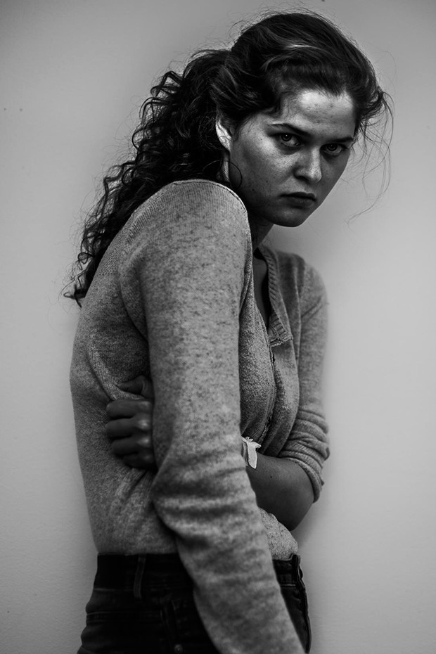 Фотография: Госпитализированная с депрессией голландка задокументировала свой опыт в поразительных автопортретах №6 - BigPicture.ru