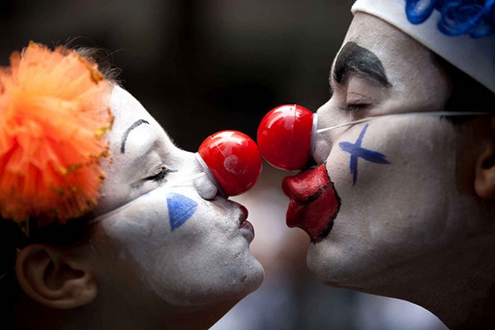 Фотография: 10 самых странных сайтов знакомств: вторая половинка для призраков, клоунов и не только для них №1 - BigPicture.ru