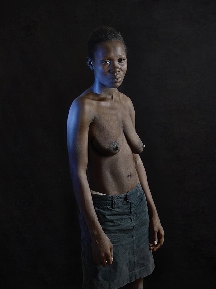 Шокирующая традиция Камеруна — утюжка груди. ФОТО