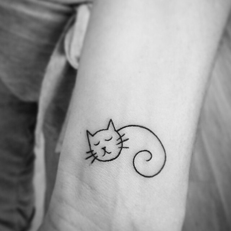 Фотография: 20 минималистических тату для любителей котиков №17 - BigPicture.ru