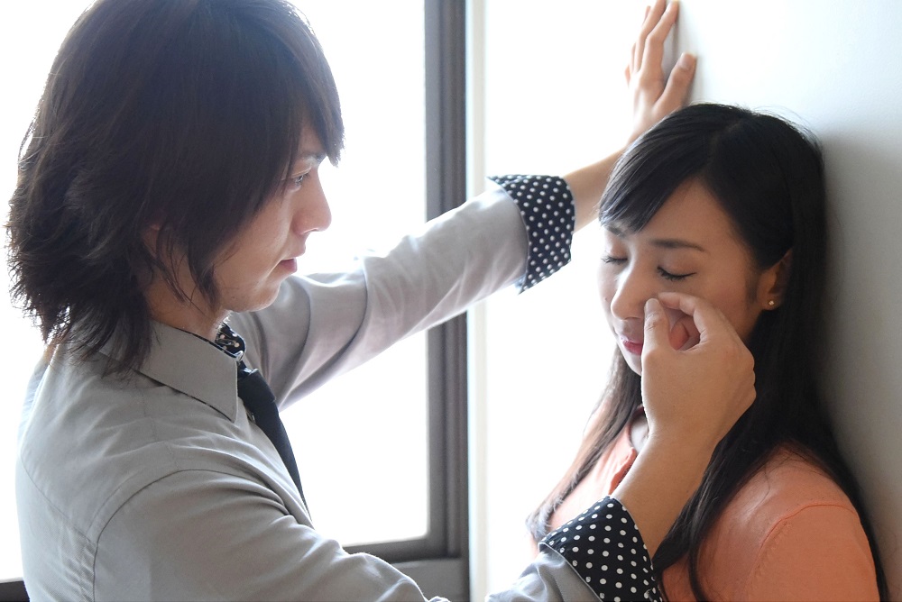 Фотография: No woman no cry: японки теперь могут нанять человека, который будет вытирать им слезы на работе №3 - BigPicture.ru