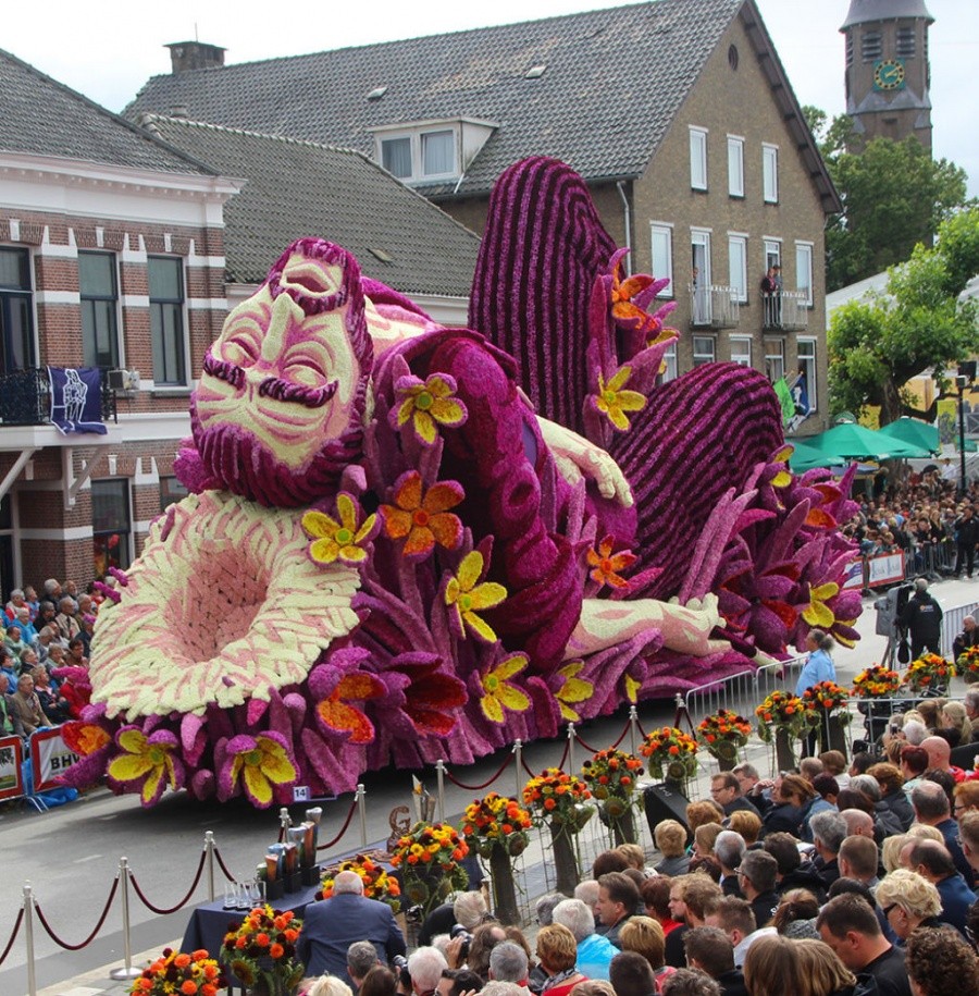 Фотография: Самый крупный в мире парад цветов в Голландии посвятили Ван Гогу №2 - BigPicture.ru