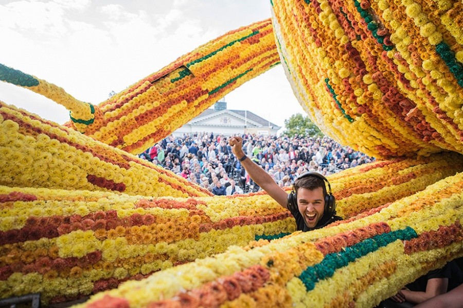 Фотография: Самый крупный в мире парад цветов в Голландии посвятили Ван Гогу №4 - BigPicture.ru