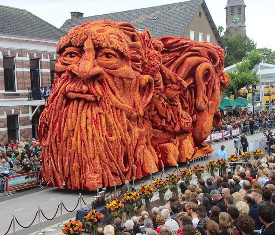 Фотография: Самый крупный в мире парад цветов в Голландии посвятили Ван Гогу №12 - BigPicture.ru