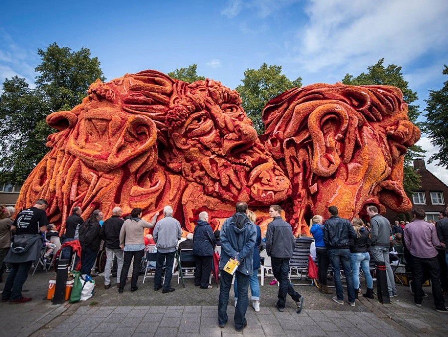 Фотография: Самый крупный в мире парад цветов в Голландии посвятили Ван Гогу №14 - BigPicture.ru