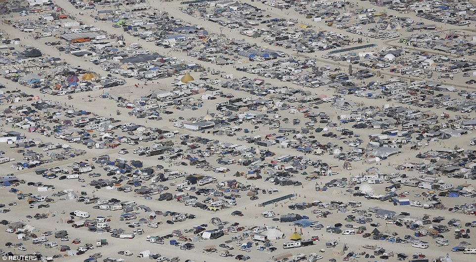 Фотография: Оцени масштаб — фестиваль Burning Man с высоты птичьего полета и не только №4 - BigPicture.ru