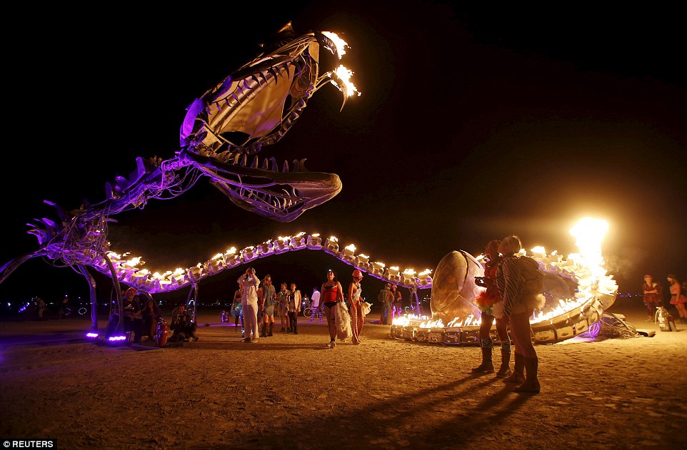 Фотография: Оцени масштаб — фестиваль Burning Man с высоты птичьего полета и не только №18 - BigPicture.ru