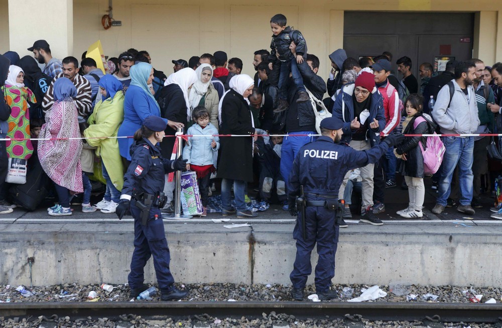 Фотография: Европа превратилась в один большой лагерь для беженцев №9 - BigPicture.ru