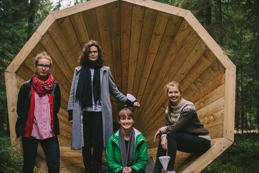 Фотография: Эстонские студенты построили гигантские рупоры, чтобы слушать лес №8 - BigPicture.ru