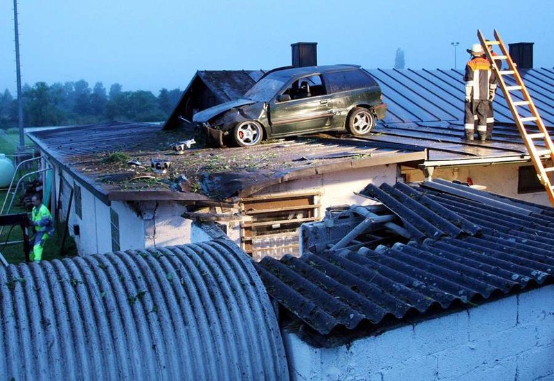 Фотография: 15 реальных дорожно-транспортных происшествий, которые выглядят как кадры остросюжетных фильмов №10 - BigPicture.ru