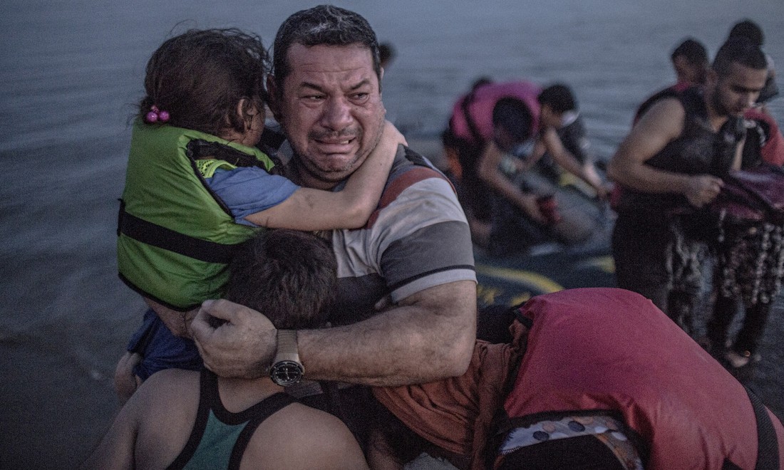 Тяжелый и опасный путь беженцев в Европу. ФОТО
