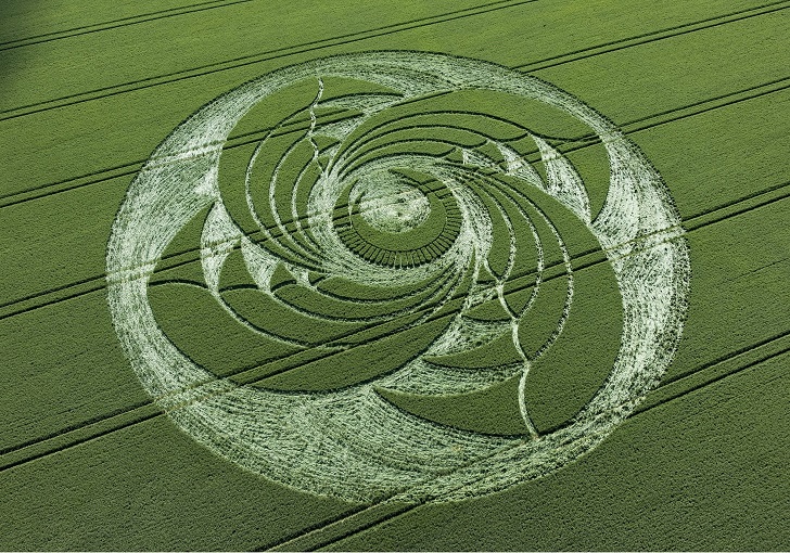 Фотография: Загадочные круги на полях в графстве Уилтшир №3 - BigPicture.ru