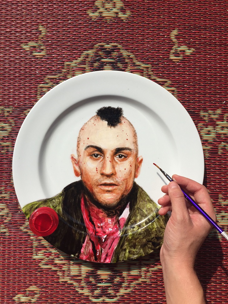 Фотография: Кто на блюде? Художница рисует знаменитостей на тарелках №9 - BigPicture.ru