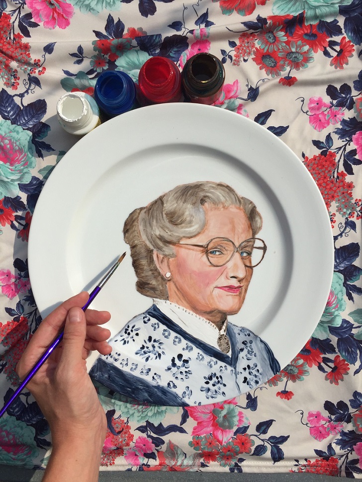 Фотография: Кто на блюде? Художница рисует знаменитостей на тарелках №13 - BigPicture.ru