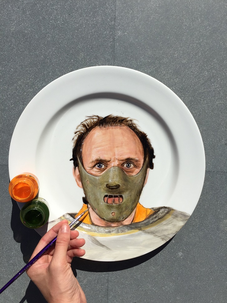 Фотография: Кто на блюде? Художница рисует знаменитостей на тарелках №16 - BigPicture.ru