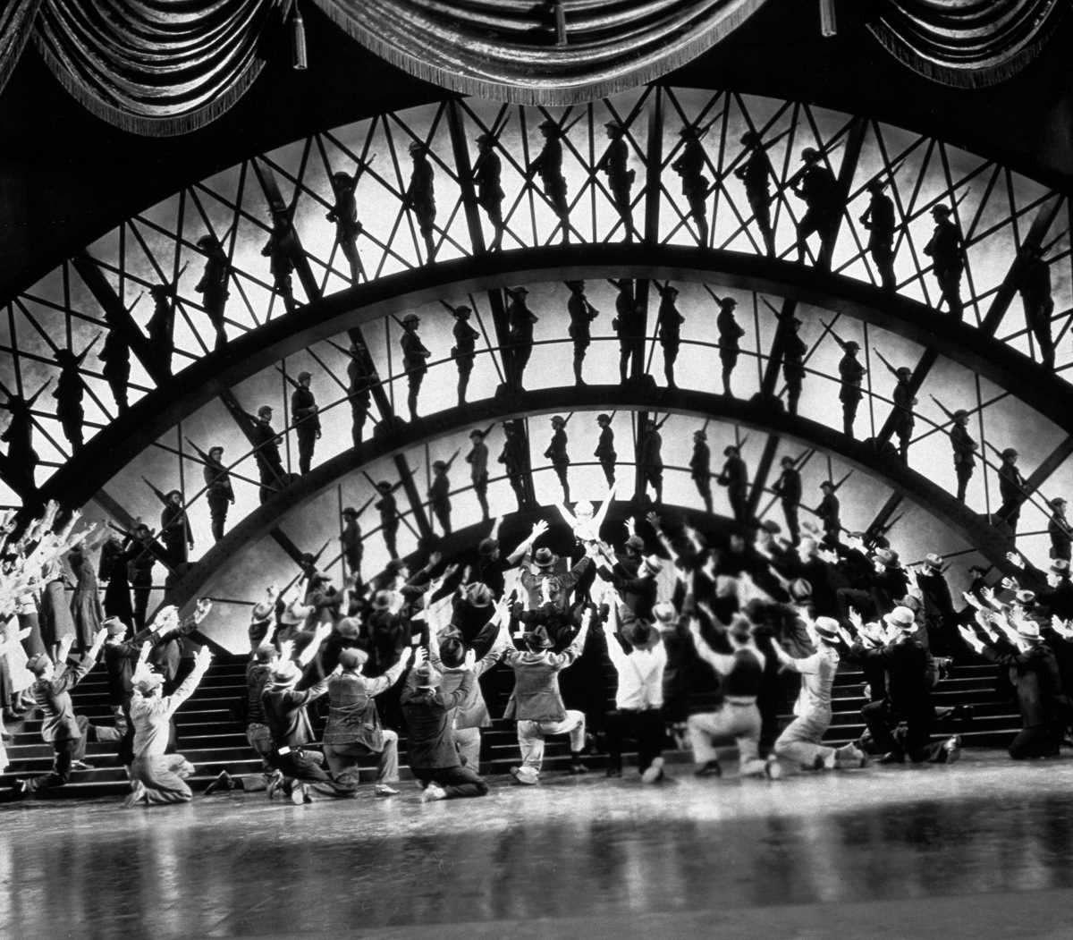 Фотография: 1930-1943 годы: калейдоскопические танцы Басби Беркли №6 - BigPicture.ru