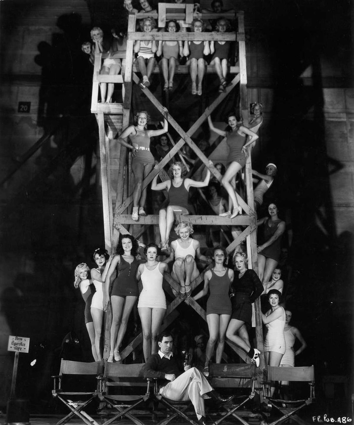 1930-1943 годы — калейдоскопические танцы Басби Беркли