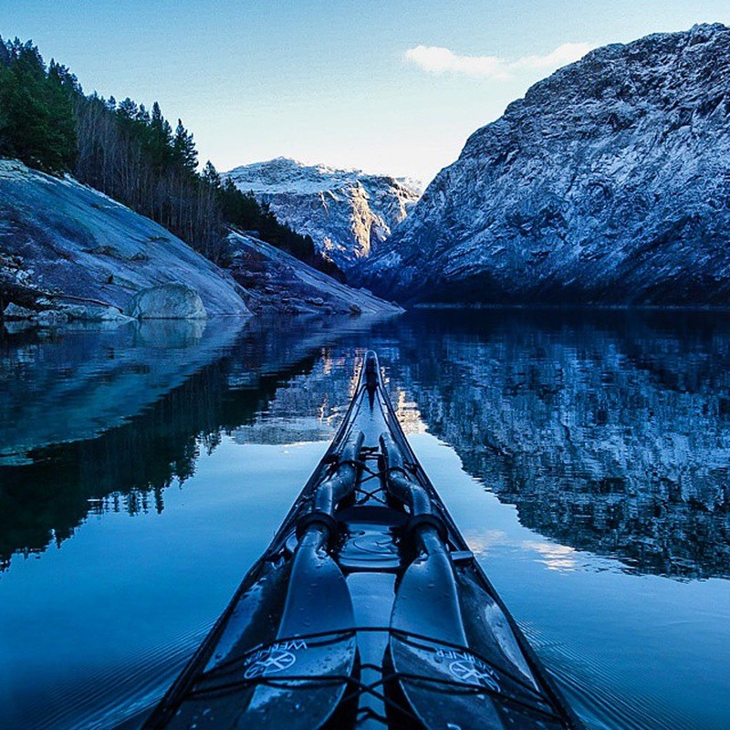 Потрясающие фотографии норвежских фьордов, сделанные на каяке