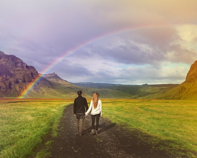 Фотография: Вместо традиционной свадьбы с тамадой и жующими родственниками эта пара решила пожениться в Исландии №1 - BigPicture.ru