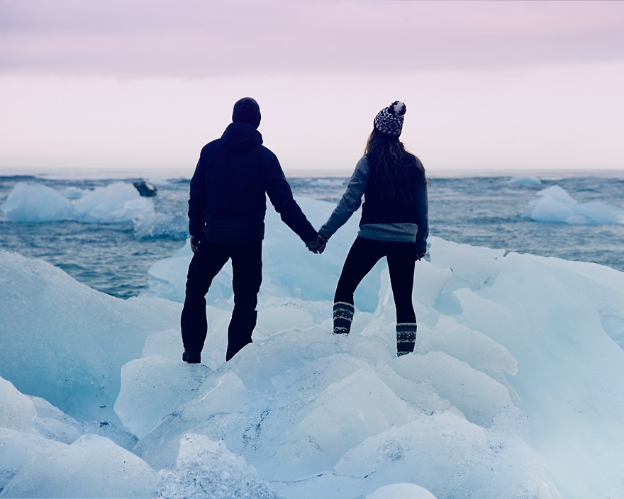 Фотография: Вместо традиционной свадьбы с тамадой и жующими родственниками эта пара решила пожениться в Исландии №15 - BigPicture.ru