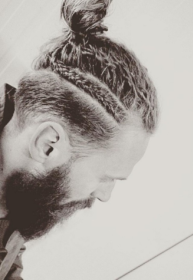 Фотография: Роскошные косы — новый тренд среди мужских причесок №4 - BigPicture.ru