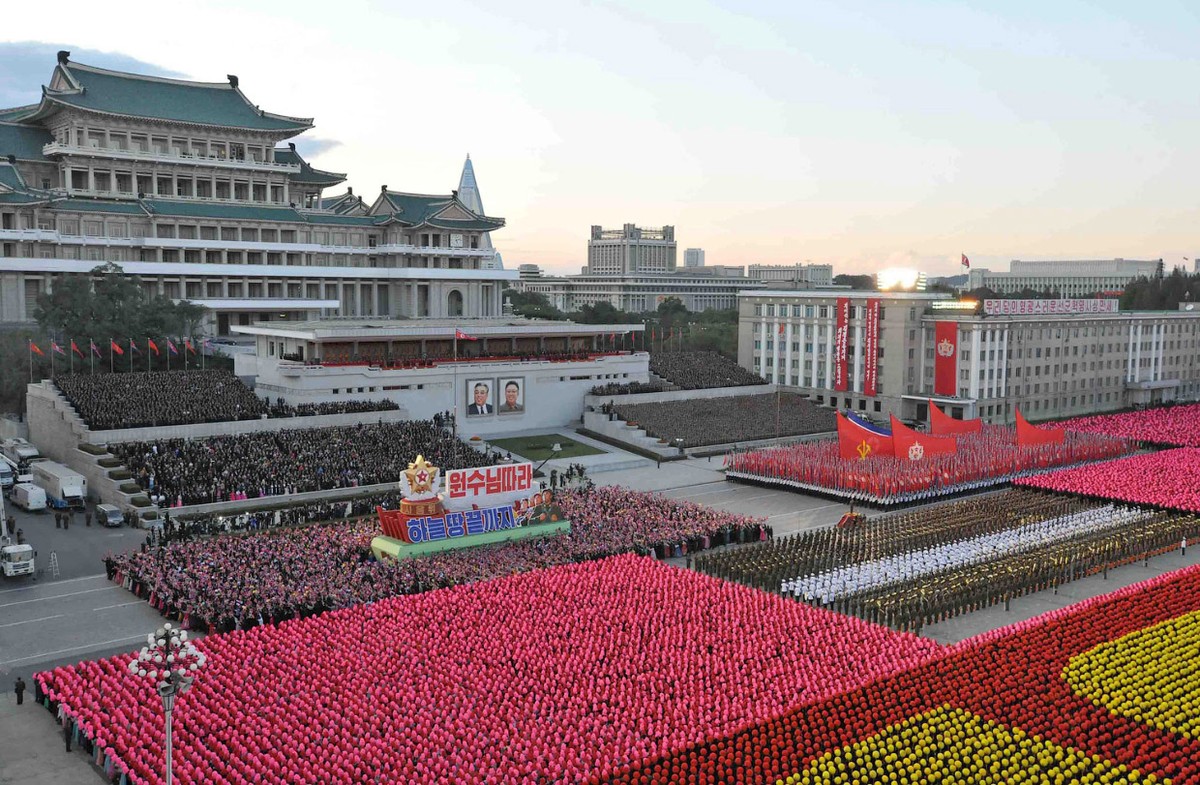 Фотография: Грандиозный парад в Северной Корее №6 - BigPicture.ru