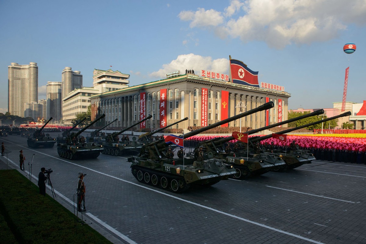 Фотография: Грандиозный парад в Северной Корее №10 - BigPicture.ru