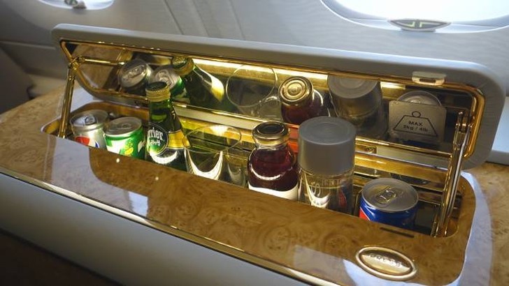 Фотография: Каково это — за 300 долларов отправиться в полет стоимостью 60 тысяч долларов классом люкс авиакомпании Emirates Airline №13 - BigPicture.ru