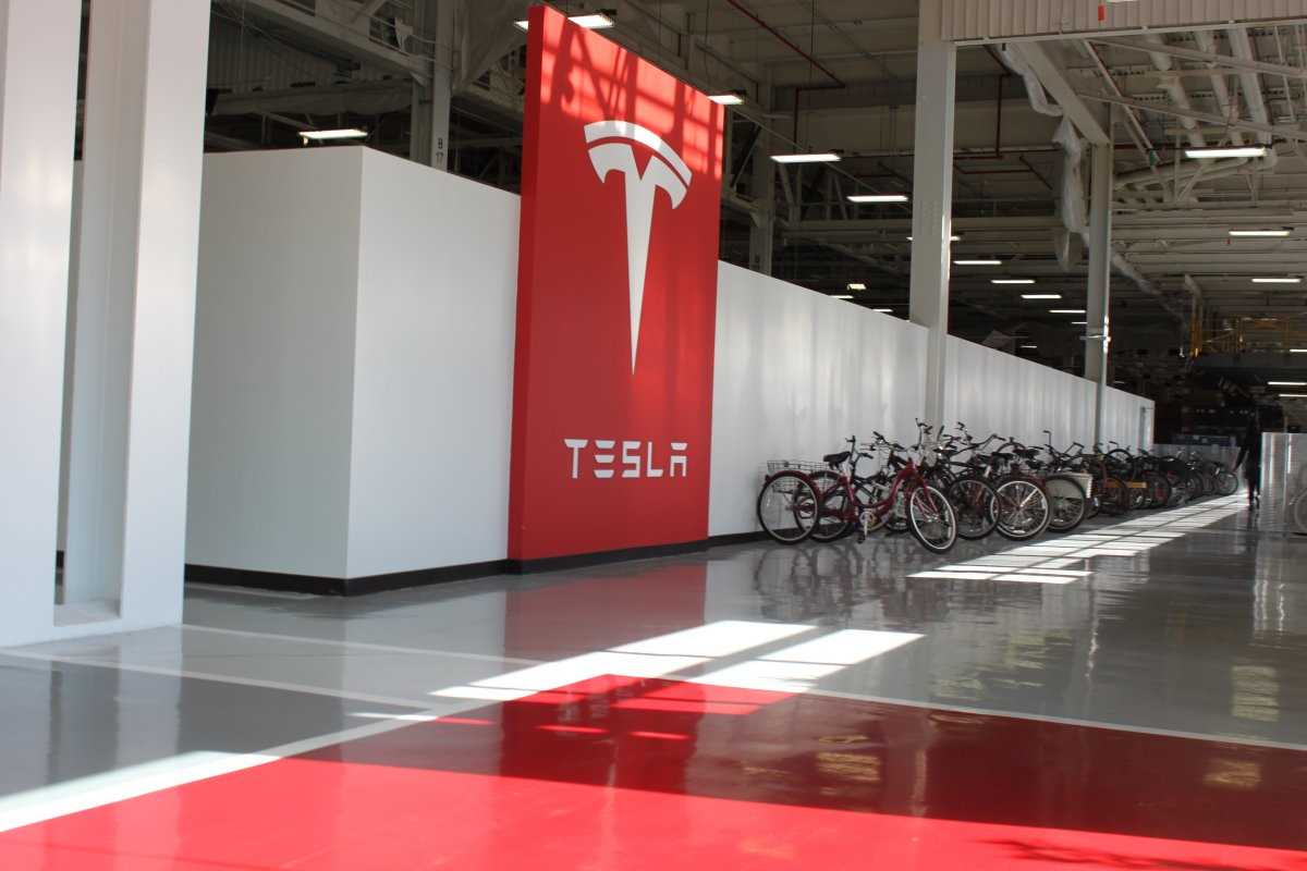 Фотография: Экскурсия на завод, где Tesla собирает свою новую Model X №10 - BigPicture.ru