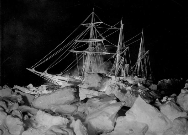 «Эндьюранс», или История выживания 28 человек среди льдов Антарктики в 1914-1916 годы