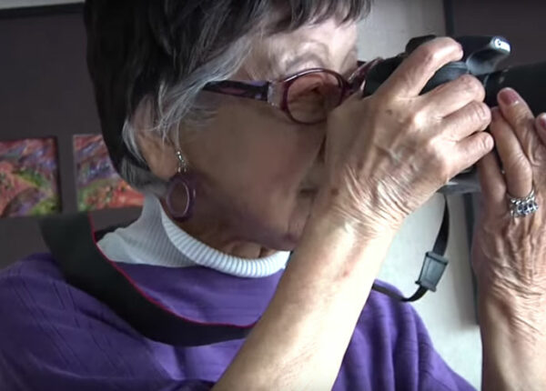 Первая японская фотожурналистка все еще снимает в возрасте 101 года