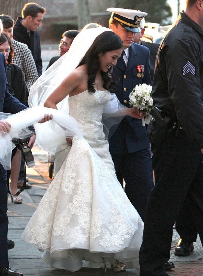 Фотография: 20 самых сногсшибательных свадебных платьев знаменитостей №9 - BigPicture.ru
